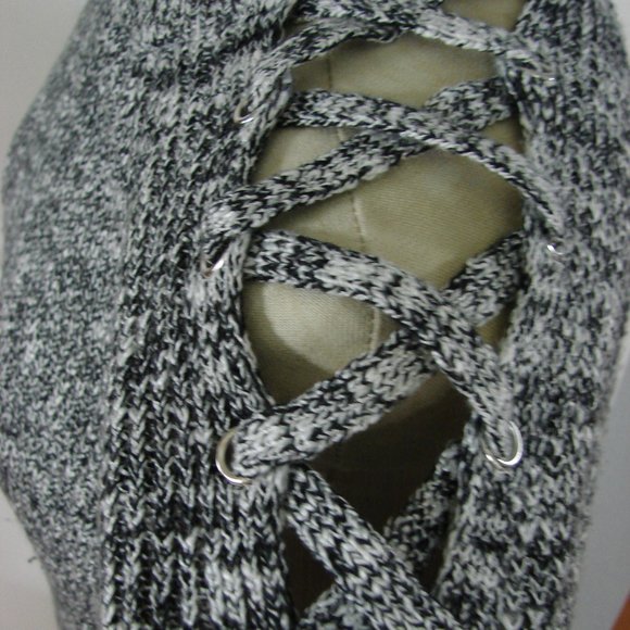 Black Ash Corset Sleeve Sweater Scoop Bottom - Picture 7 of 16